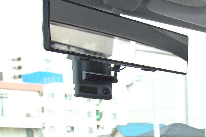 ドライブレコーダーをタクシー全車に導入（車内外同時記録）