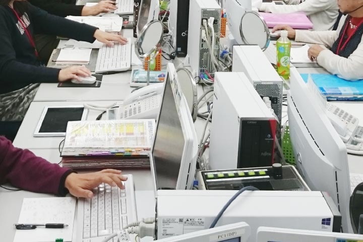 SOS信号を全車搭載 24時間対応しています