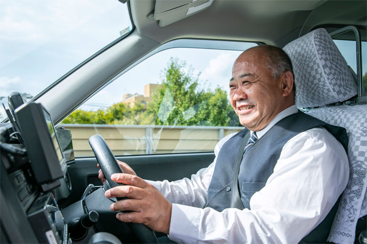 先輩の運転を見て勉強です！